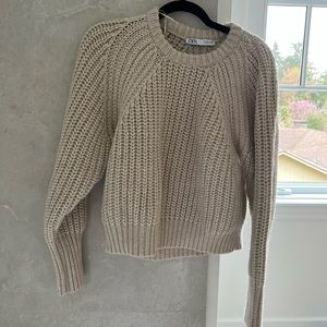 Zara chunky knit crew neck sweater, size medium